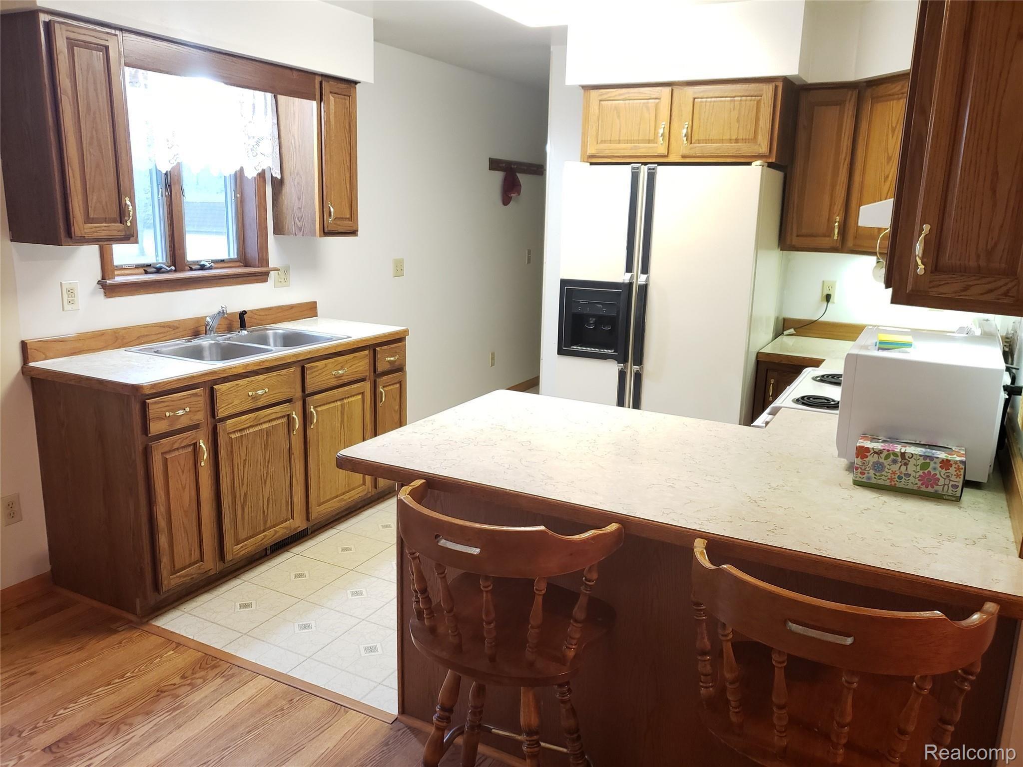 4552 Catlin Road Columbiaville, MI 48421 - Photo 10 of 41 Kitchen (2)