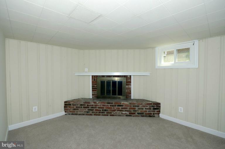 1110 Gilbert Road Rockville, MD 20851 - Photo 3 of 22 Family Room