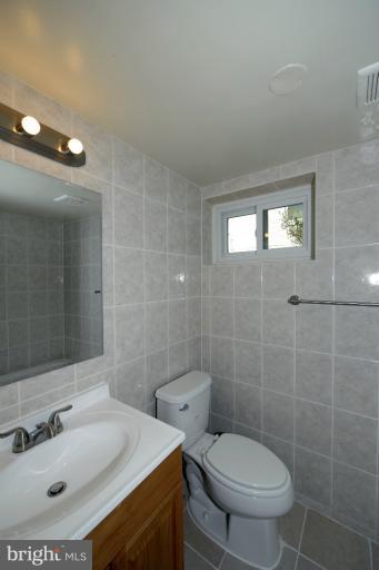 1110 Gilbert Road Rockville, MD 20851 - Photo 5 of 22 Bath