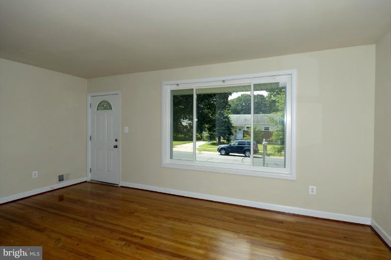 1110 Gilbert Road Rockville, MD 20851 - Photo 6 of 22 Living Room
