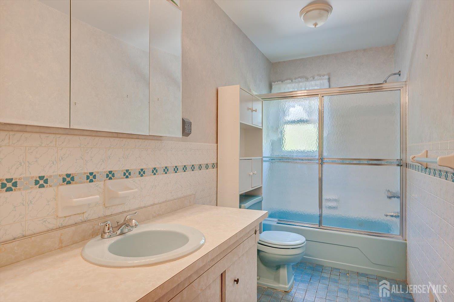 9 Annette Drive Edison, NJ 08820 - Photo 27 of 35