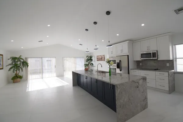 $4,950 | 11071 Baybreeze Way, Boca Raton, FL 33428