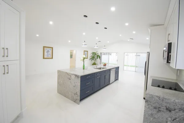 $4,950 | 11071 Baybreeze Way, Boca Raton, FL 33428