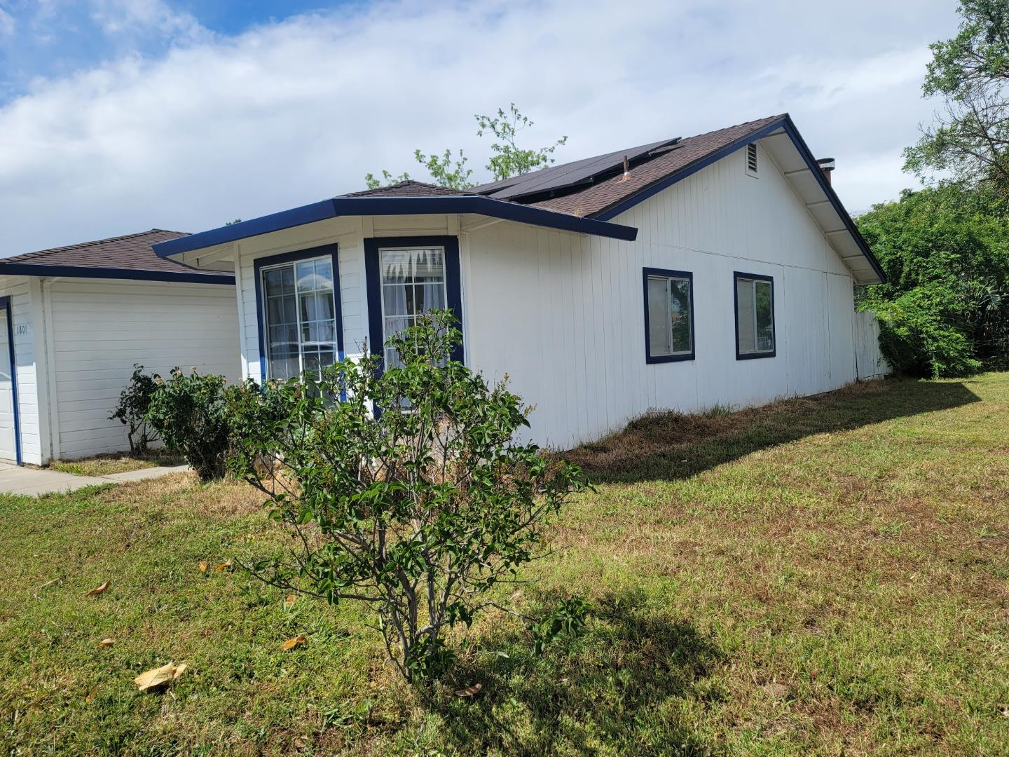 1801 Theron Way Modesto, CA 95351 - Photo 4 of 24