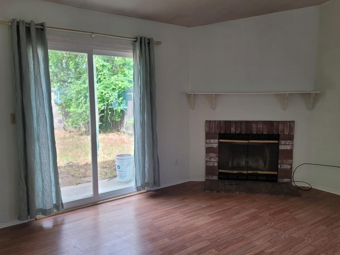 1801 Theron Way Modesto, CA 95351 - Photo 5 of 24