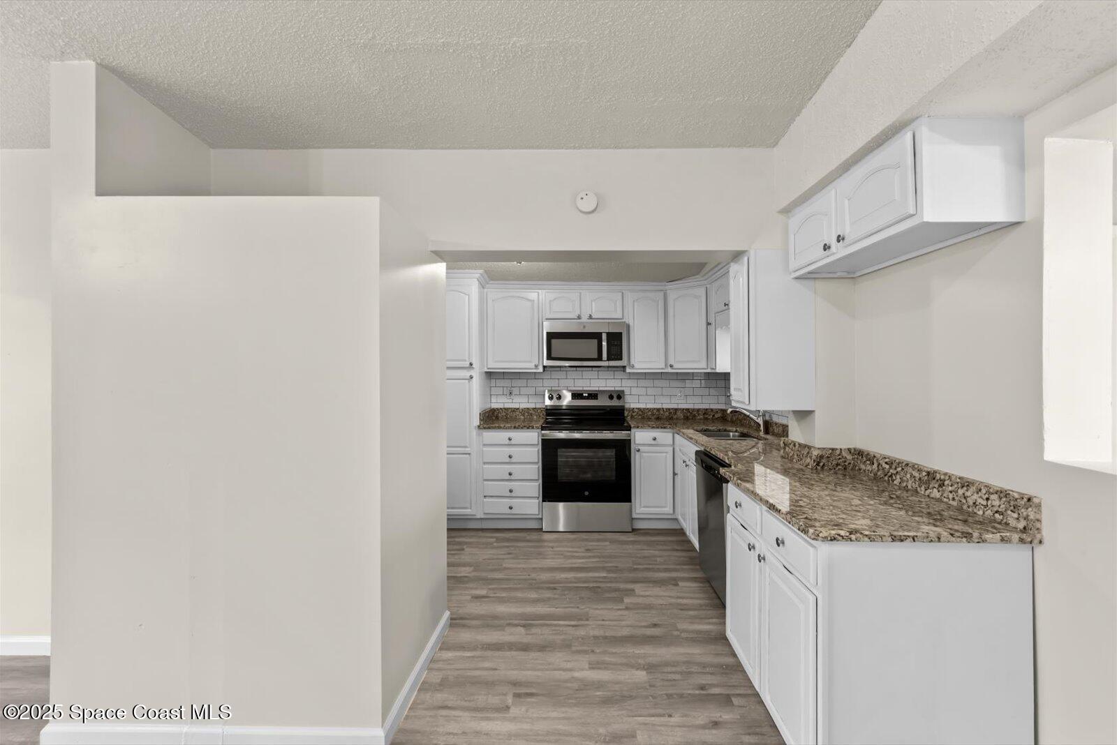 7506 Roberts Road Fort Pierce, FL 34951 - Photo 7 of 33 08-rob in-13