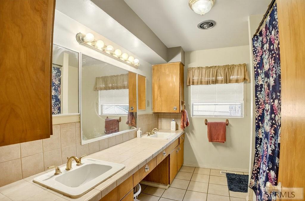 1381 East Airport Road Blackfoot, ID 83221 - Photo 16 of 49