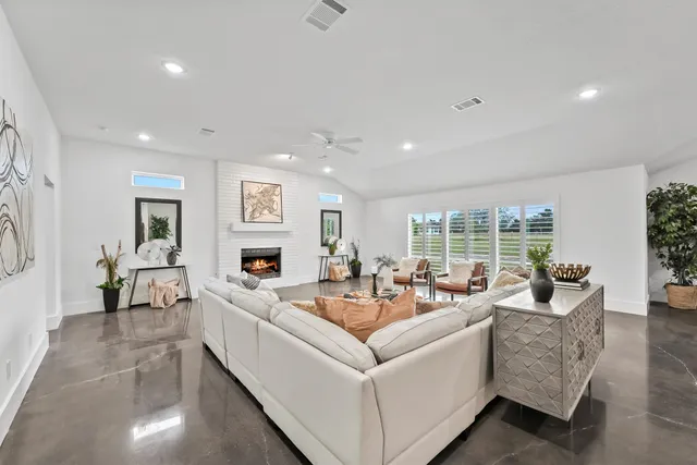 $1,299,000 | 1589 County Road 252, Anderson, TX 77830