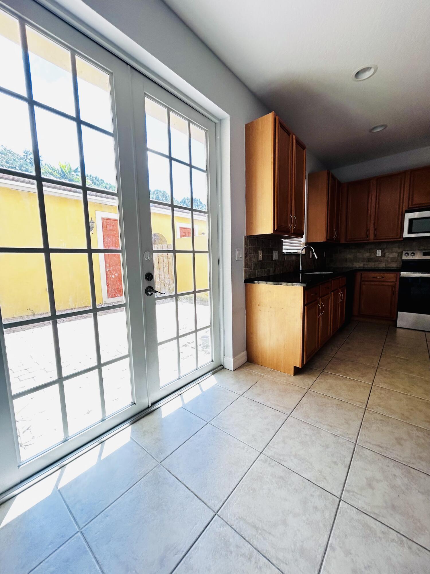 119 Ennis Lane Jupiter, FL 33458 - Photo 13 of 29 IMG_0201