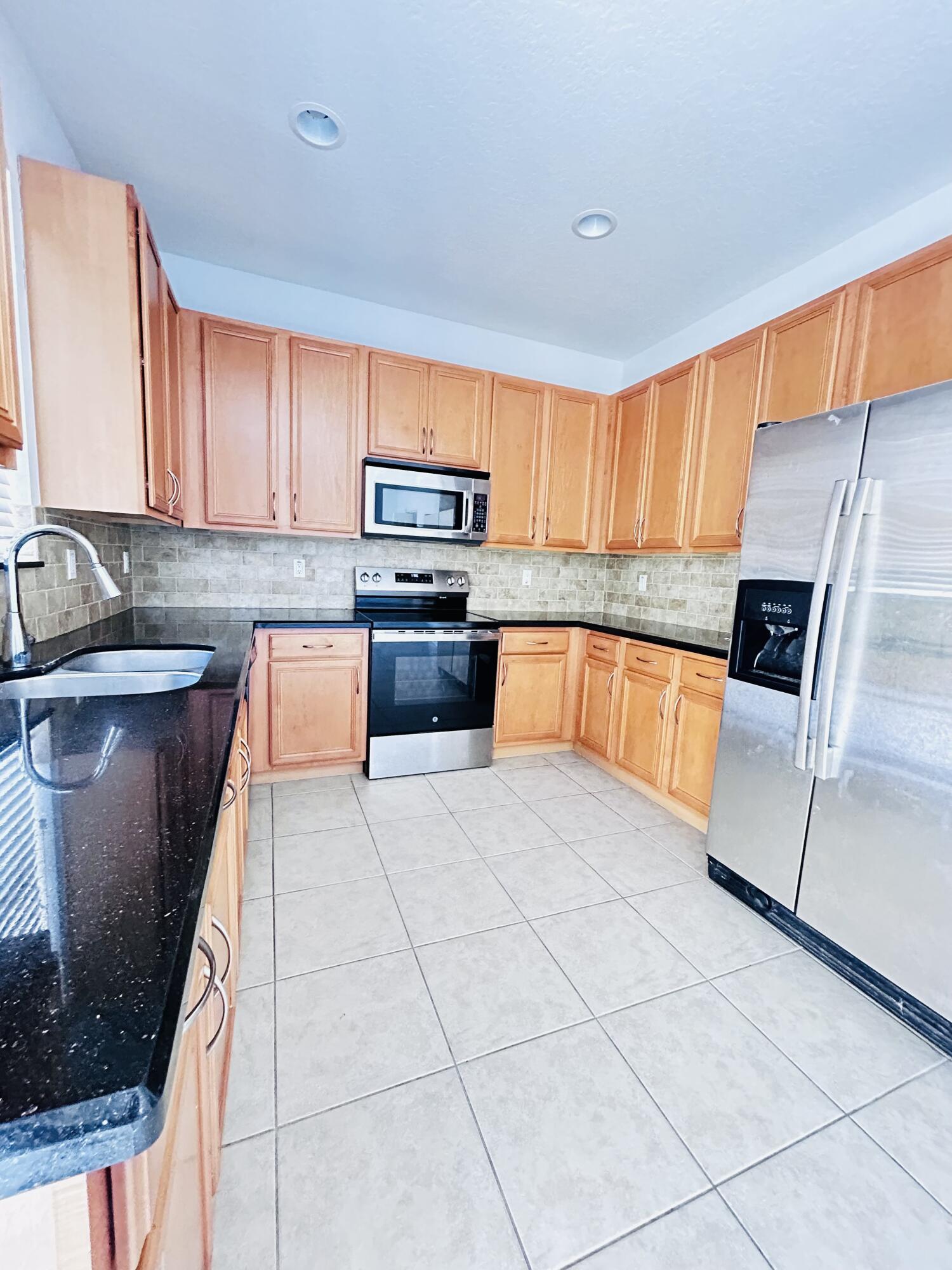 119 Ennis Lane Jupiter, FL 33458 - Photo 6 of 29 IMG_0215