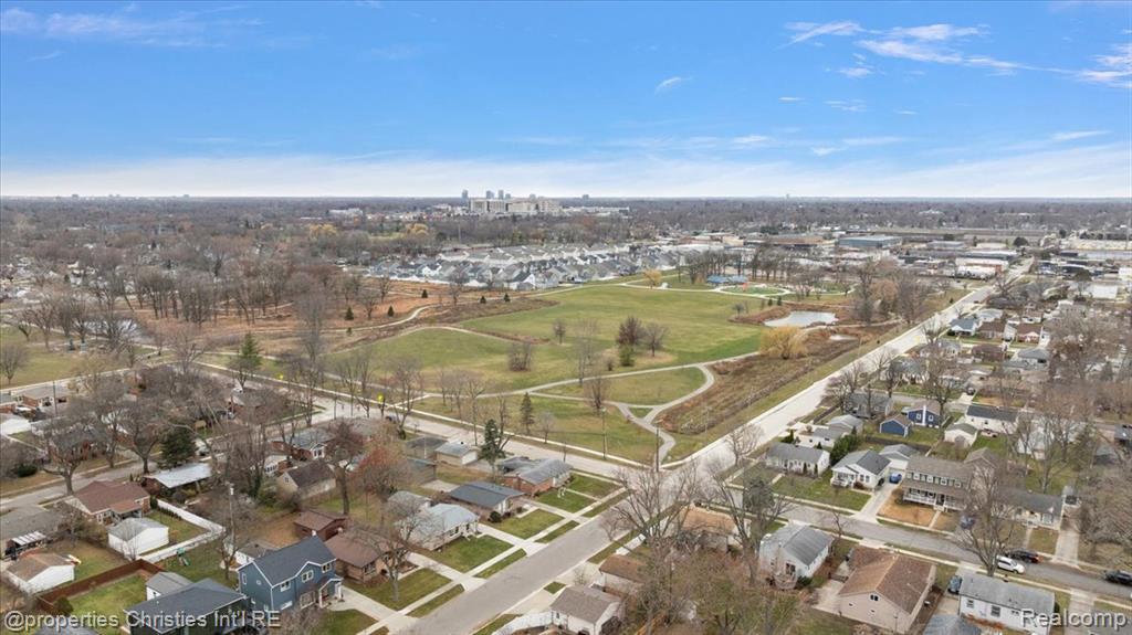 2011 Nakota Road Royal Oak, MI 48073 - Photo 27 of 27 Gallery Image 27