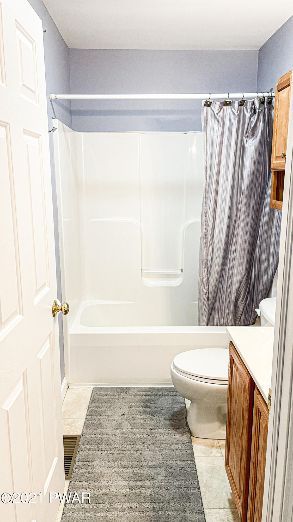 159 Fox Road Dingmans Ferry, PA 18328 - Photo 37 of 80 a bathroom with a toilet a sink and a bathtub