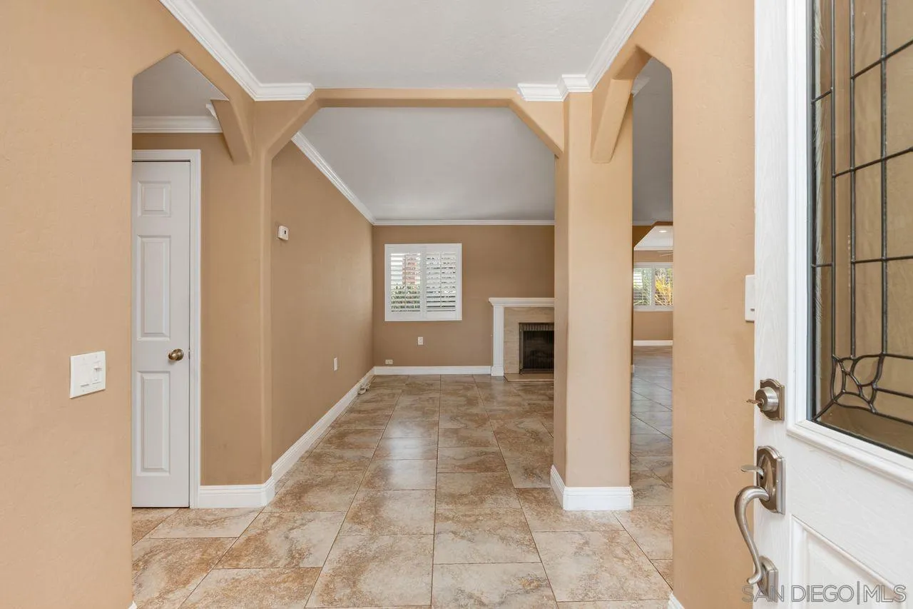 12447 Horado Road San Diego, CA 92128 - Photo 4 of 39