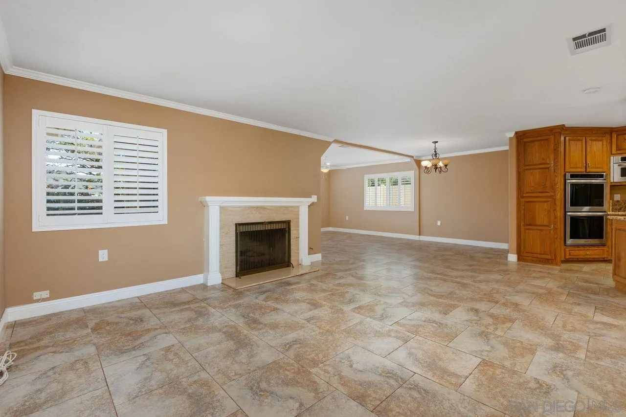 12447 Horado Road San Diego, CA 92128 - Photo 8 of 39