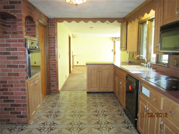 185 Groton Road Chelmsford, MA 01863 - Photo 8 of 27