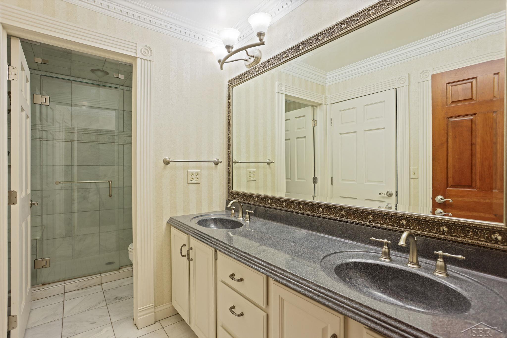 1555 South Graham Road Saginaw, MI 48609 - Photo 44 of 99 50150457-9b1e5cad-1c9e-4955-9364-f868b047cb49.JPG