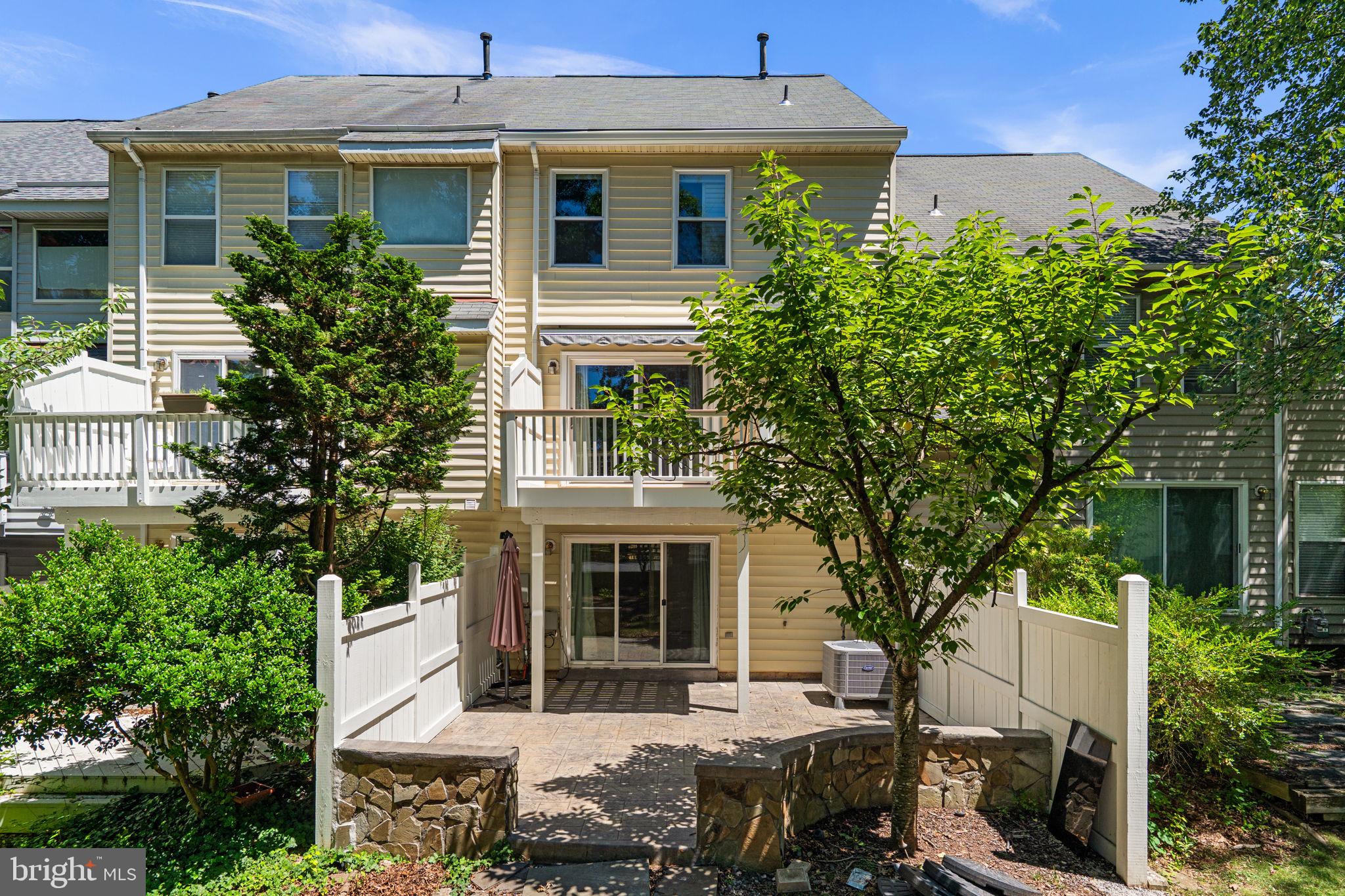 12087 Edgemere Circle Reston, VA 20190 - Photo 3 of 34