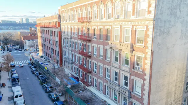 a picture of city view