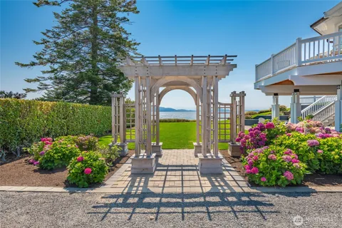 $2,799,000 | 5685 Nakat Way, Blaine, WA 98230