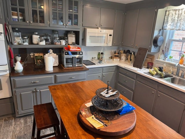 11133 Rolfe Highway Dendron, VA 23839 - Photo 3 of 7 Gallery Image 3