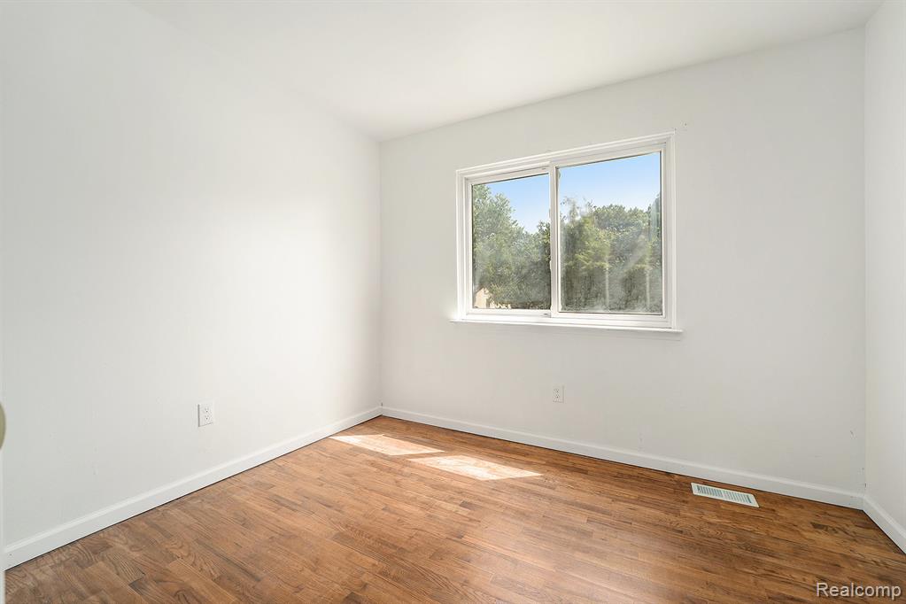 15702 Springhill Street Romulus, MI 48174 - Photo 11 of 16 Gallery Image 11