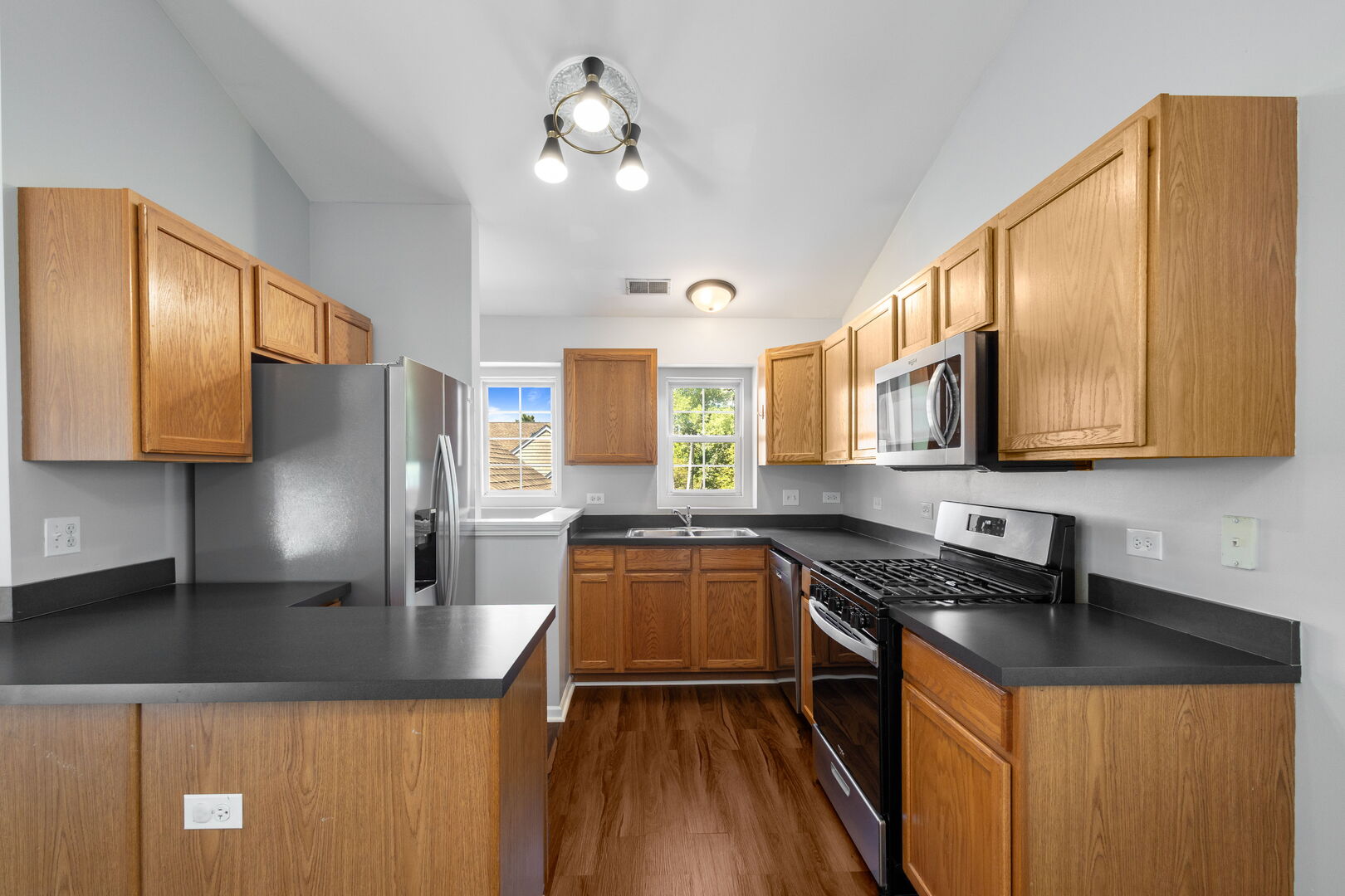 2827 Rutland Circle, Unit 204 Naperville, IL 60564 - Photo 3 of 17