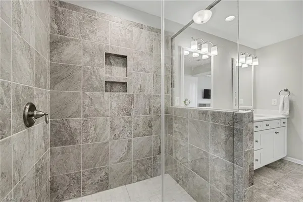 $575,000 | 6002 Stone Valley Way, Greensboro, NC 27455
