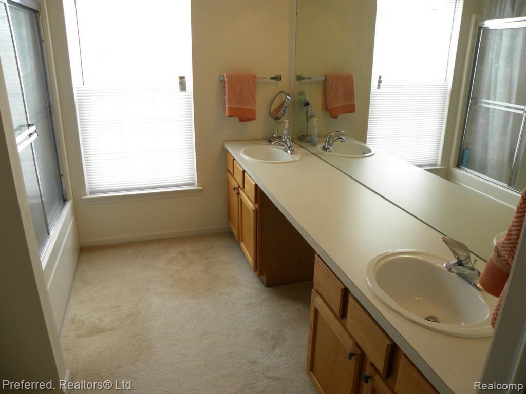 462 Springfield Drive Canton, MI 48188 - Photo 13 of 22 Master Bathroom.jpg