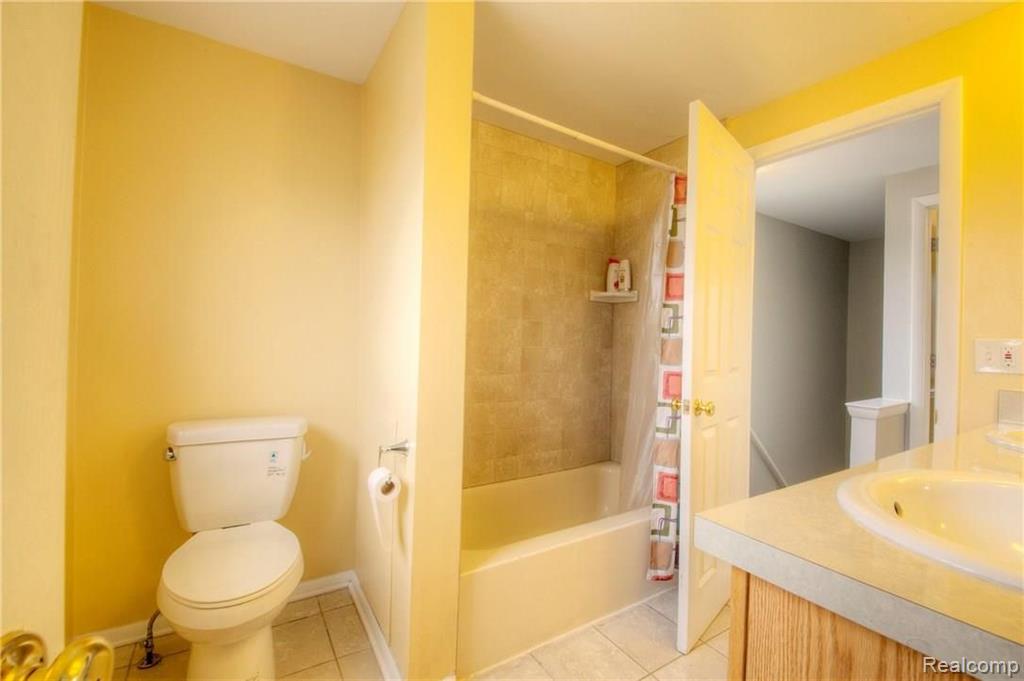 39823 Cheviot Road Canton, MI 48188 - Photo 23 of 34