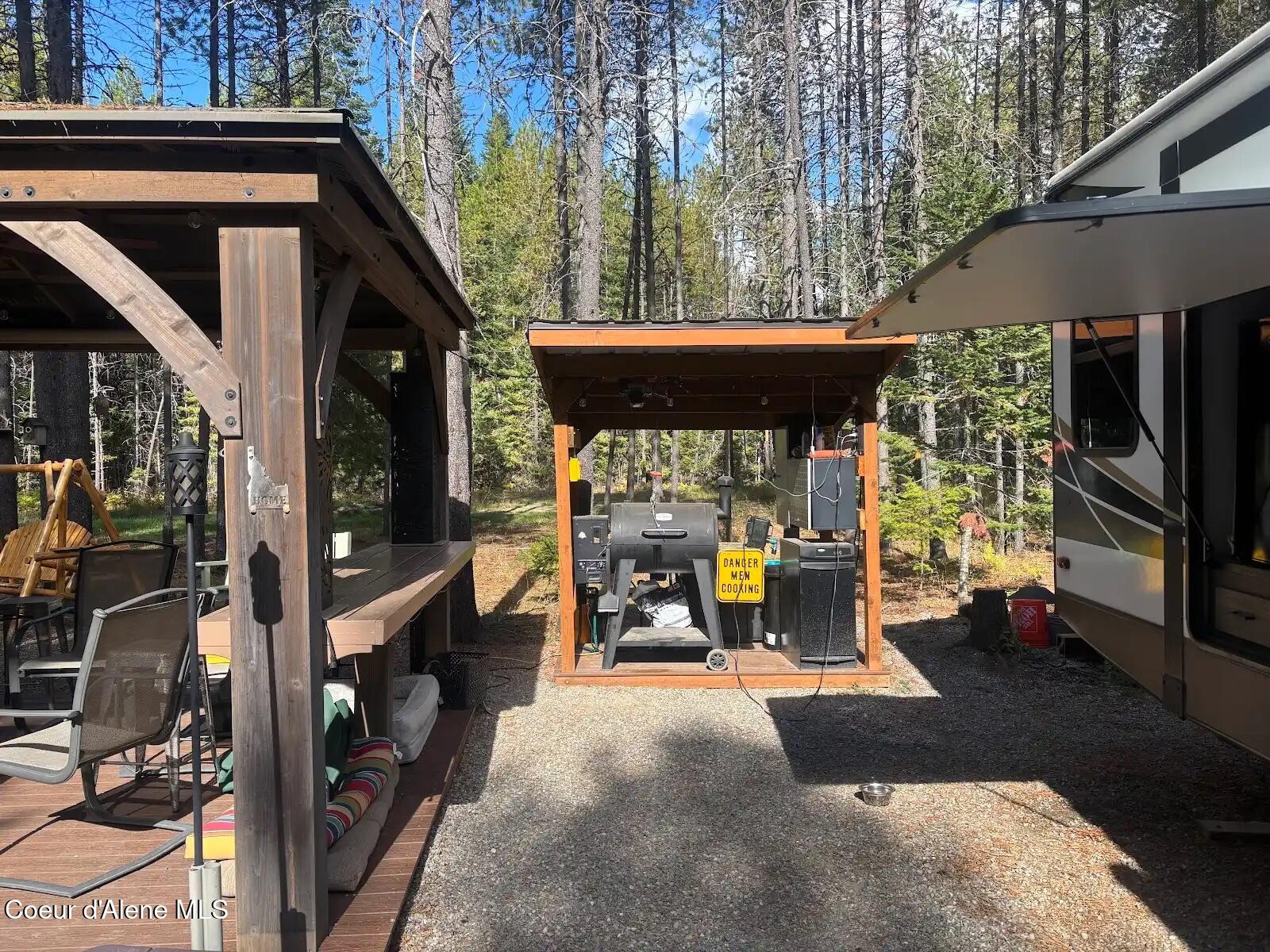 11271 Eastside Road Priest River, ID 83856 - Photo 20 of 39 BBQ