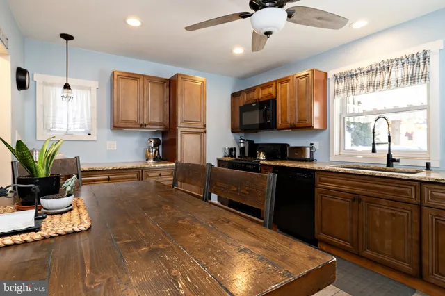 $299,900 | 132 Oak Avenue, Westville, NJ 08093