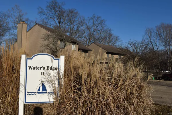 $249,900 | 9600 South Lake Ridge Drive, Unit 158, Bloomington, IN 47401