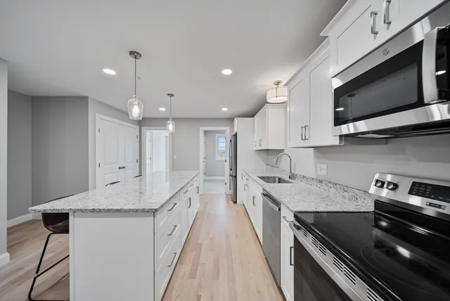 $570,000 | 7 Cypress Lane, Unit 5, Windham, NH 03087