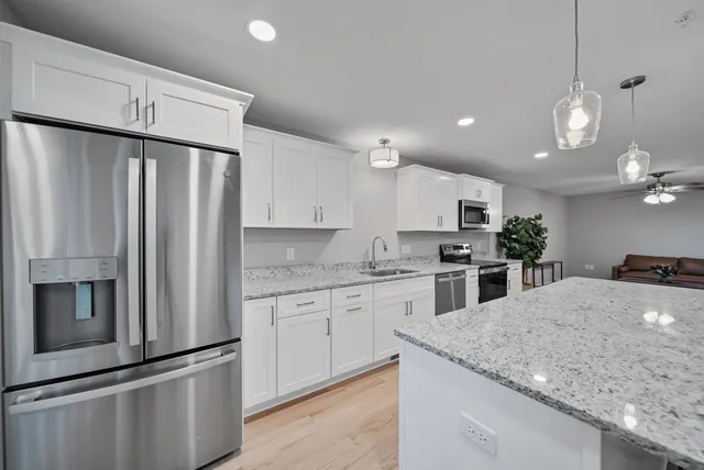 $570,000 | 7 Cypress Lane, Unit 5, Windham, NH 03087