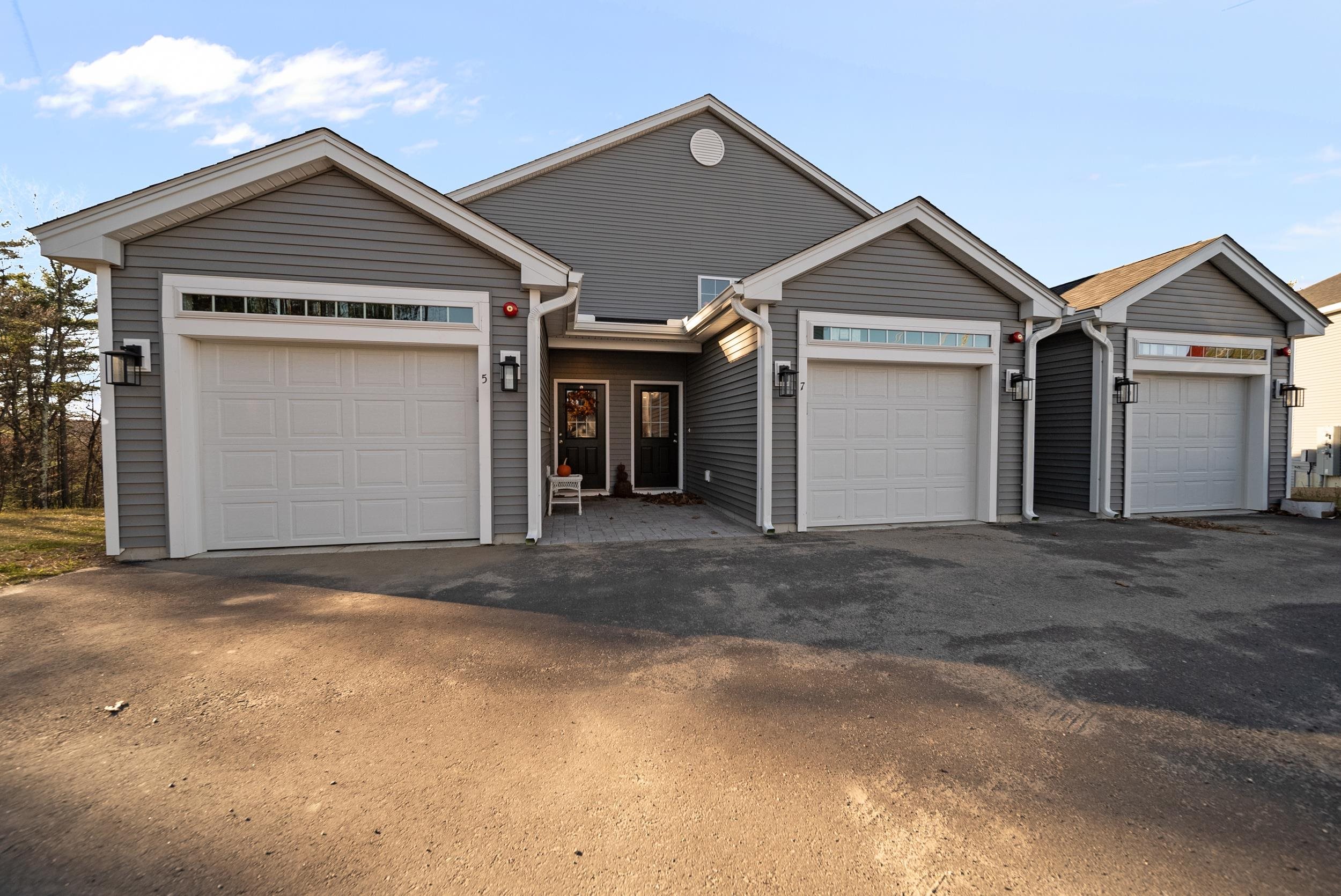 7 Cypress Lane, Unit 5 Windham, NH 03087 - Photo 2 of 46