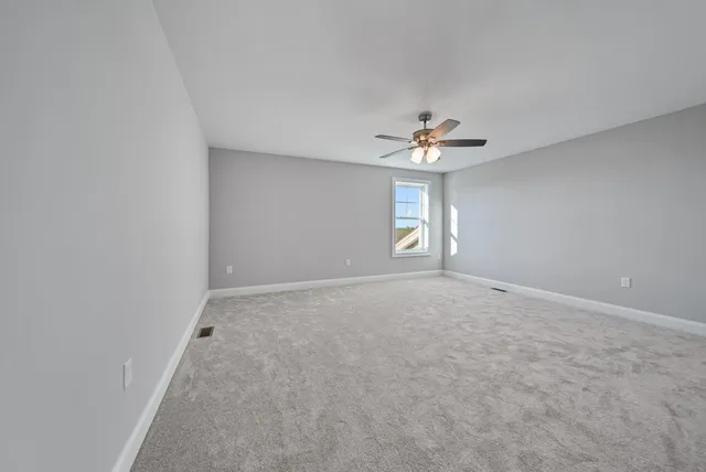 $570,000 | 7 Cypress Lane, Unit 5, Windham, NH 03087