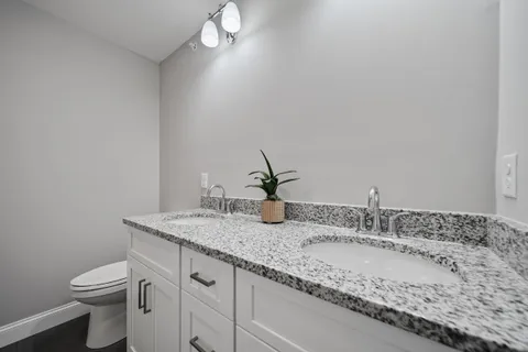 $570,000 | 7 Cypress Lane, Unit 5, Windham, NH 03087