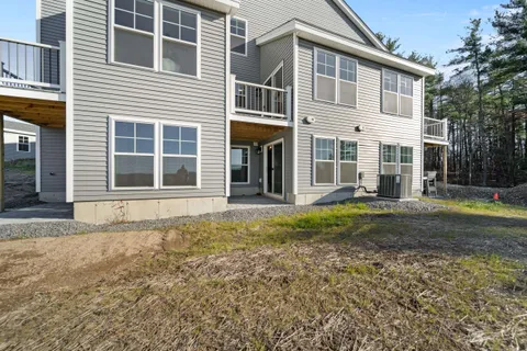 $570,000 | 7 Cypress Lane, Unit 5, Windham, NH 03087