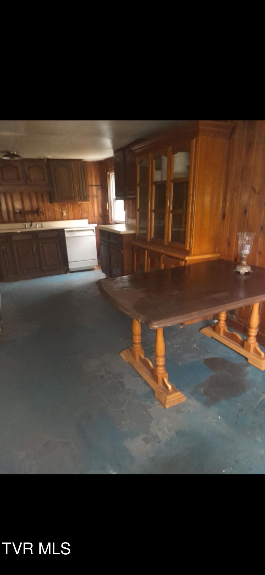 109 Chestnut Avenue Coeburn, VA 24230 - Photo 6 of 18 Screenshot_20250413_205256_Gmail (1)