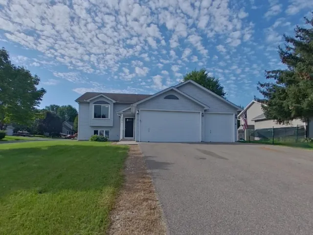 $2,469 | 2094 French Trace Avenue, Shakopee, MN 55379