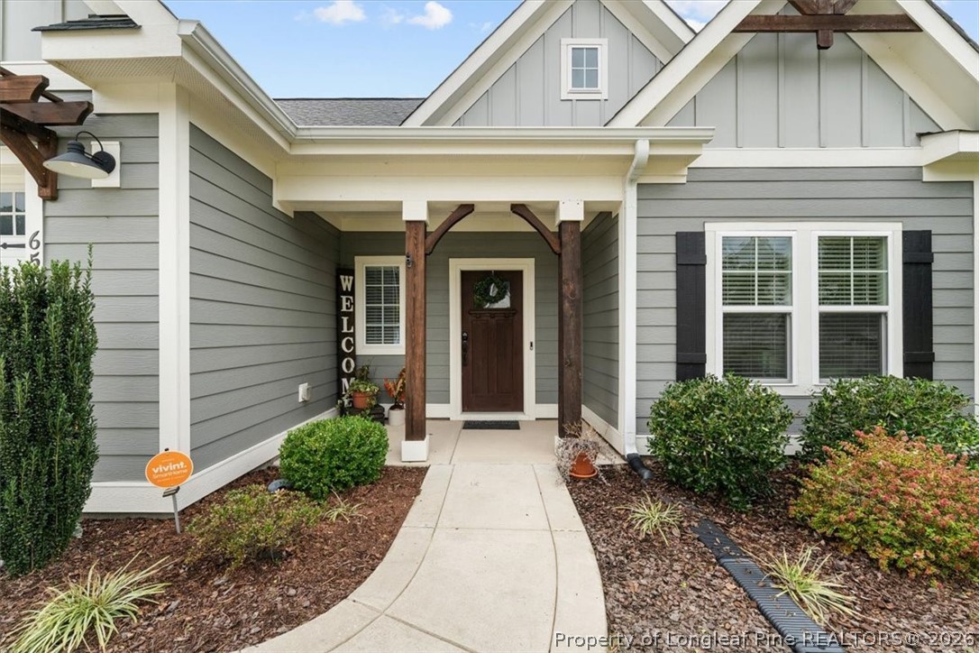 650 Cromwell Court Carthage, NC 28327 - Photo 2 of 39 a front view of a house