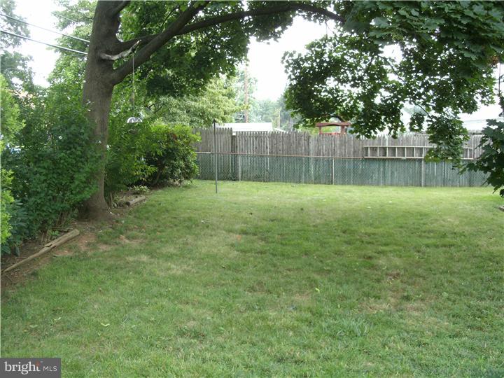9332 Andover Road Philadelphia, PA 19114 - Photo 6 of 7 Back Yard