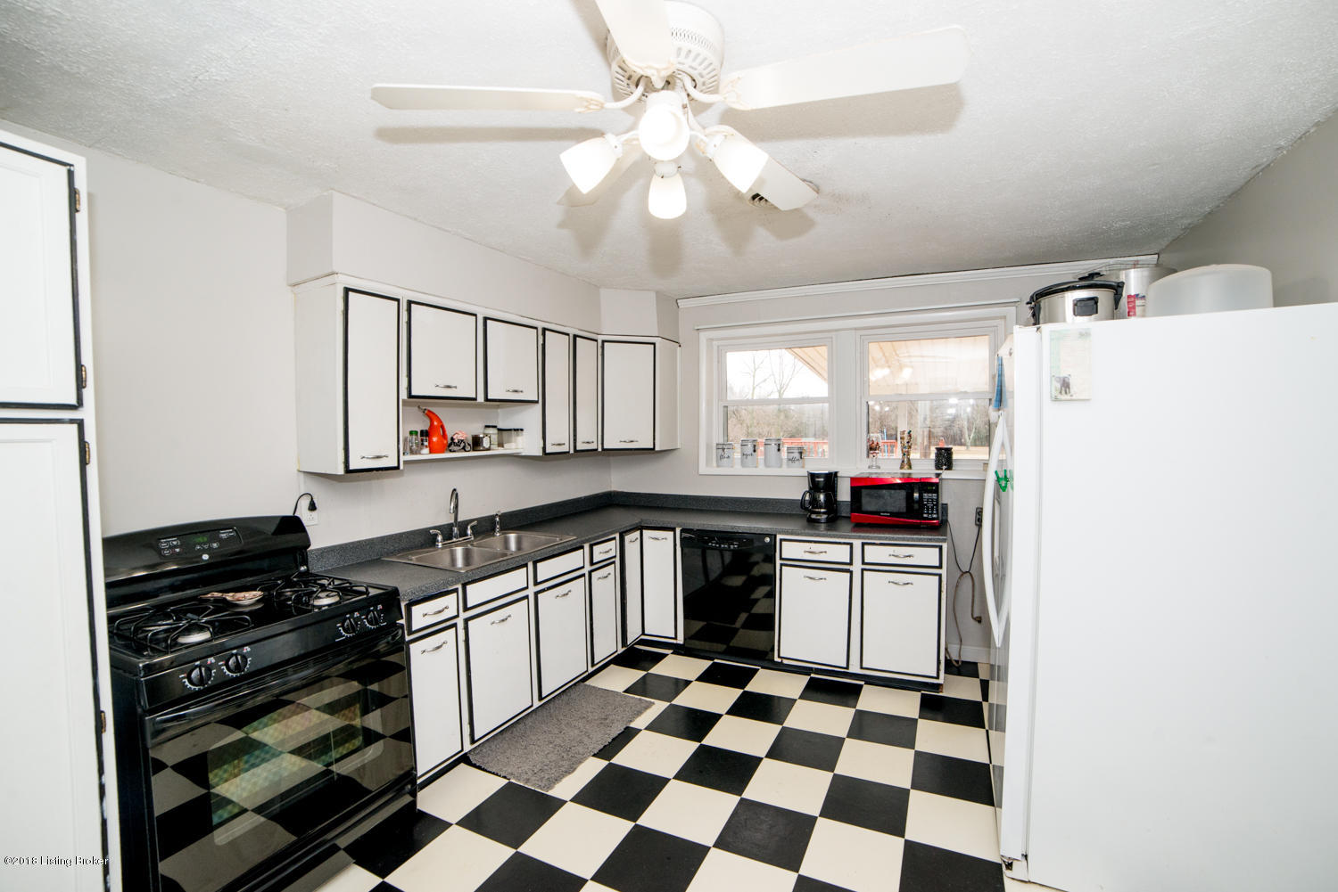 8906 Maple Road Louisville, KY 40219 - Photo 18 of 44 8906 Maple Road-22
