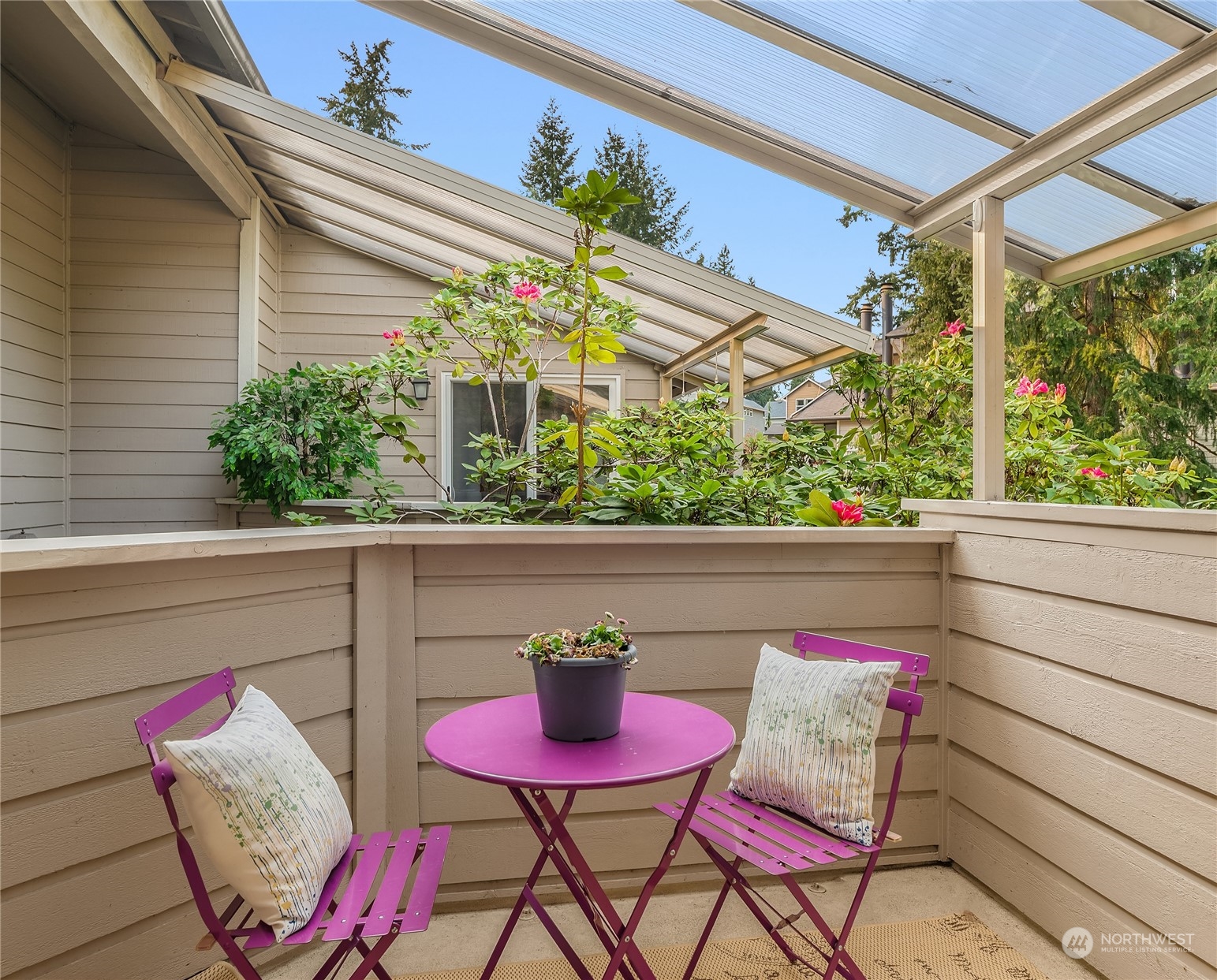 1555 Union Avenue Northeast, Unit 57 Renton, WA 98059 - Photo 26 of 28 a view of a chairs and table in patio