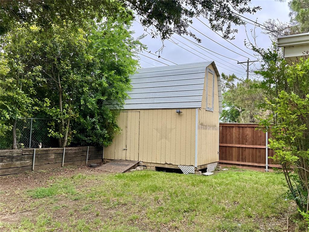 1206 Mildred Lane Benbrook, TX 76126 - Photo 35 of 38