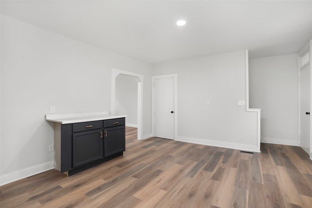49 Oak Street Cranston, RI 02910 - Photo 8 of 33