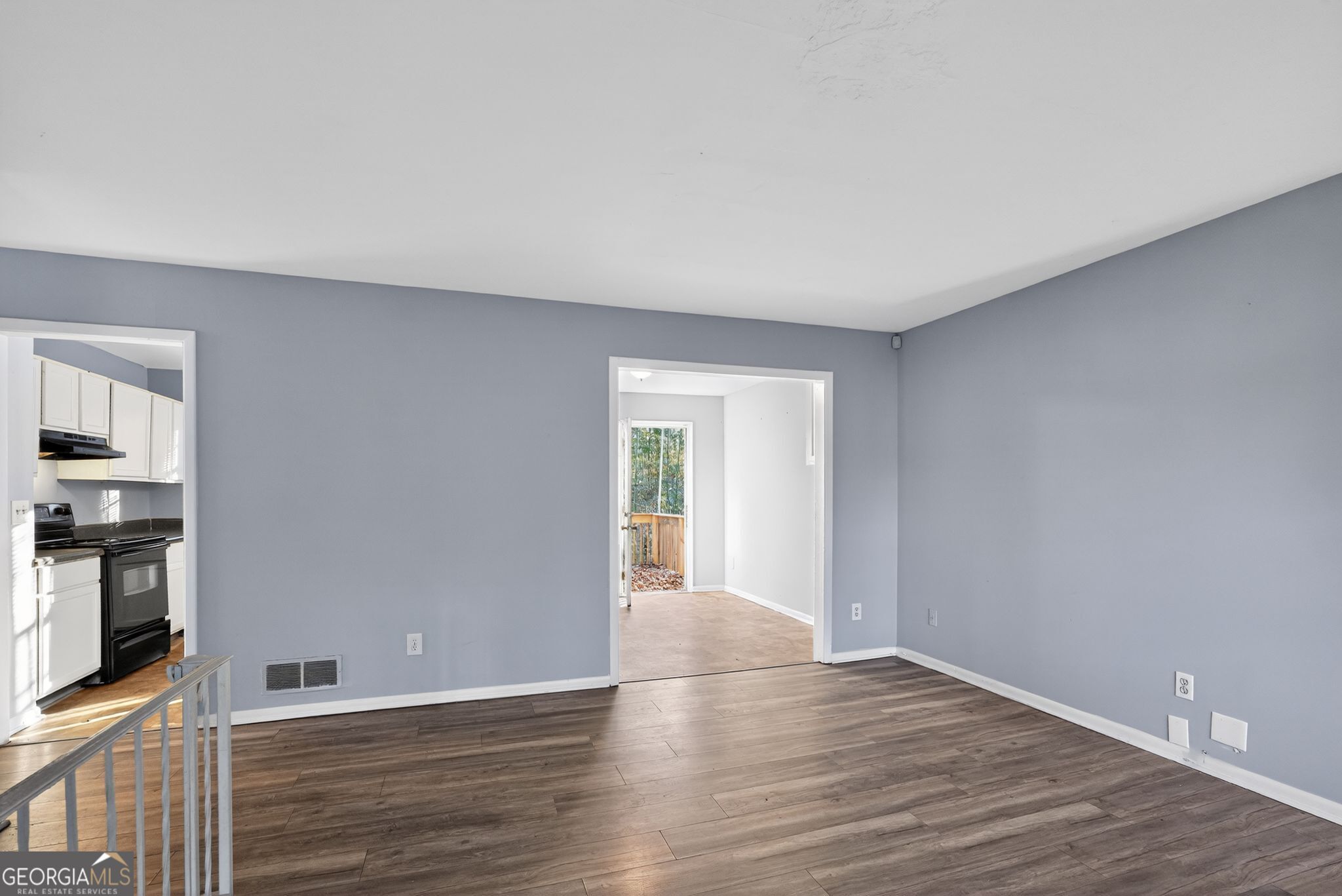 1615 Pine Glen Circle Decatur, GA 30035 - Photo 4 of 34