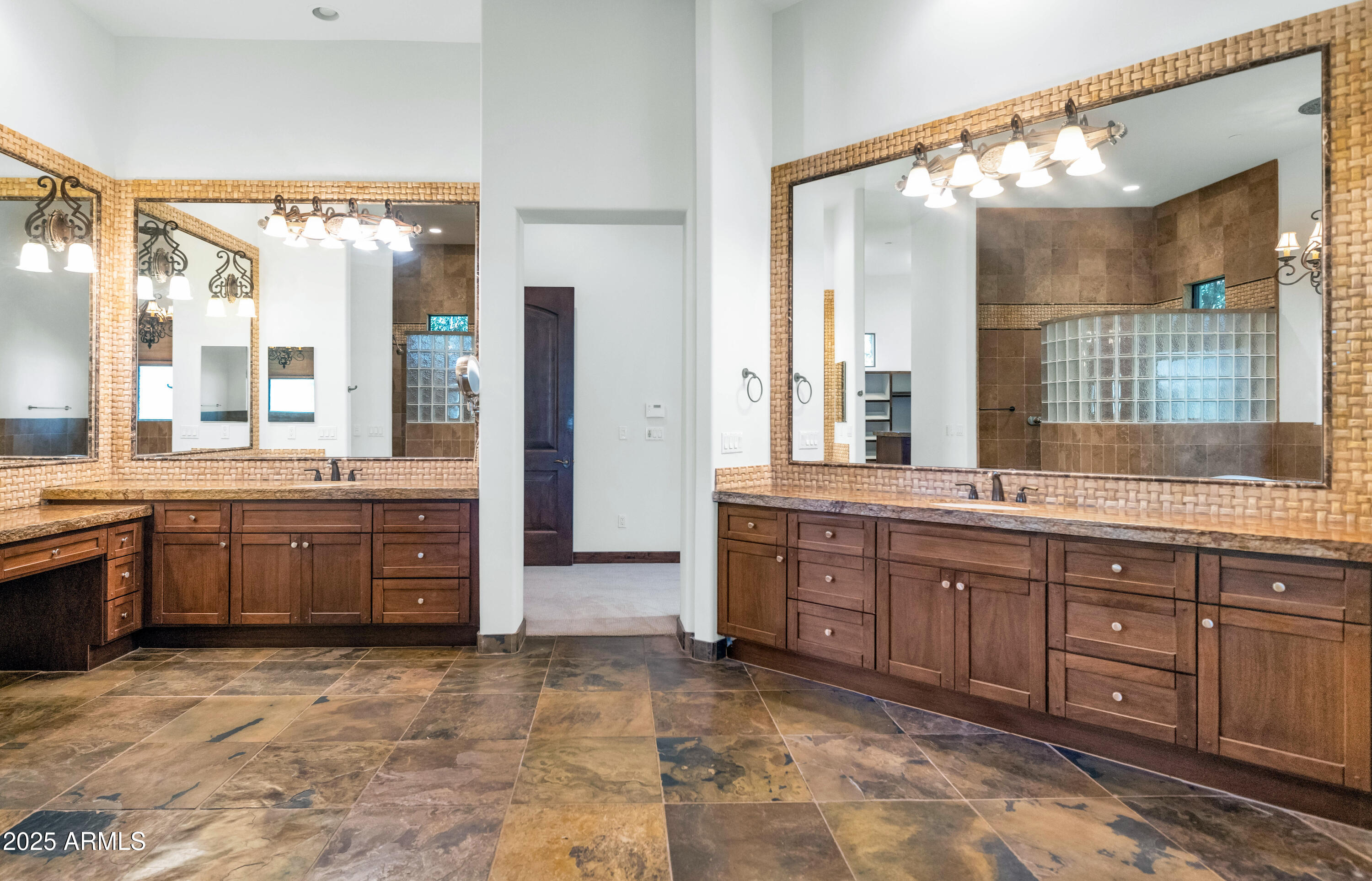 7233 East Royal Palm Road Scottsdale, AZ 85258 - Photo 14 of 54 Primary Bathroom