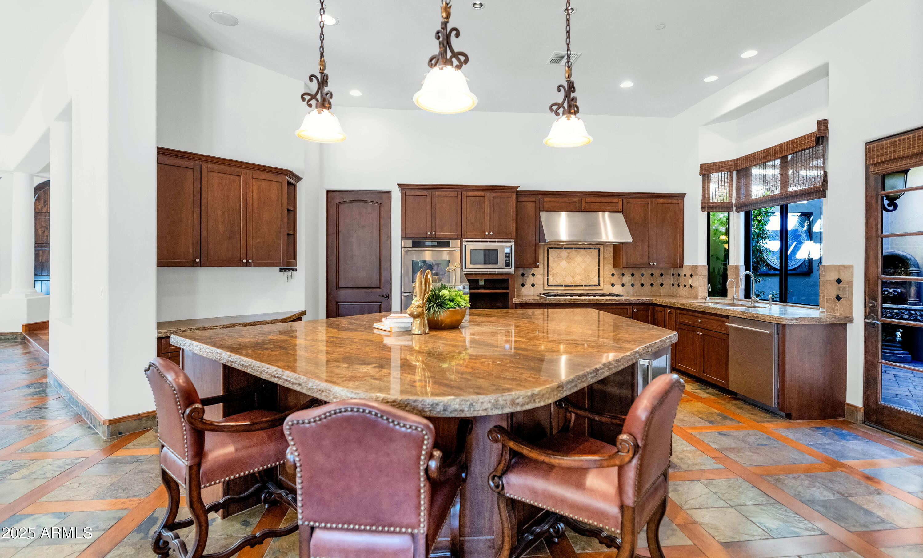 7233 East Royal Palm Road Scottsdale, AZ 85258 - Photo 22 of 54 Kitchen
