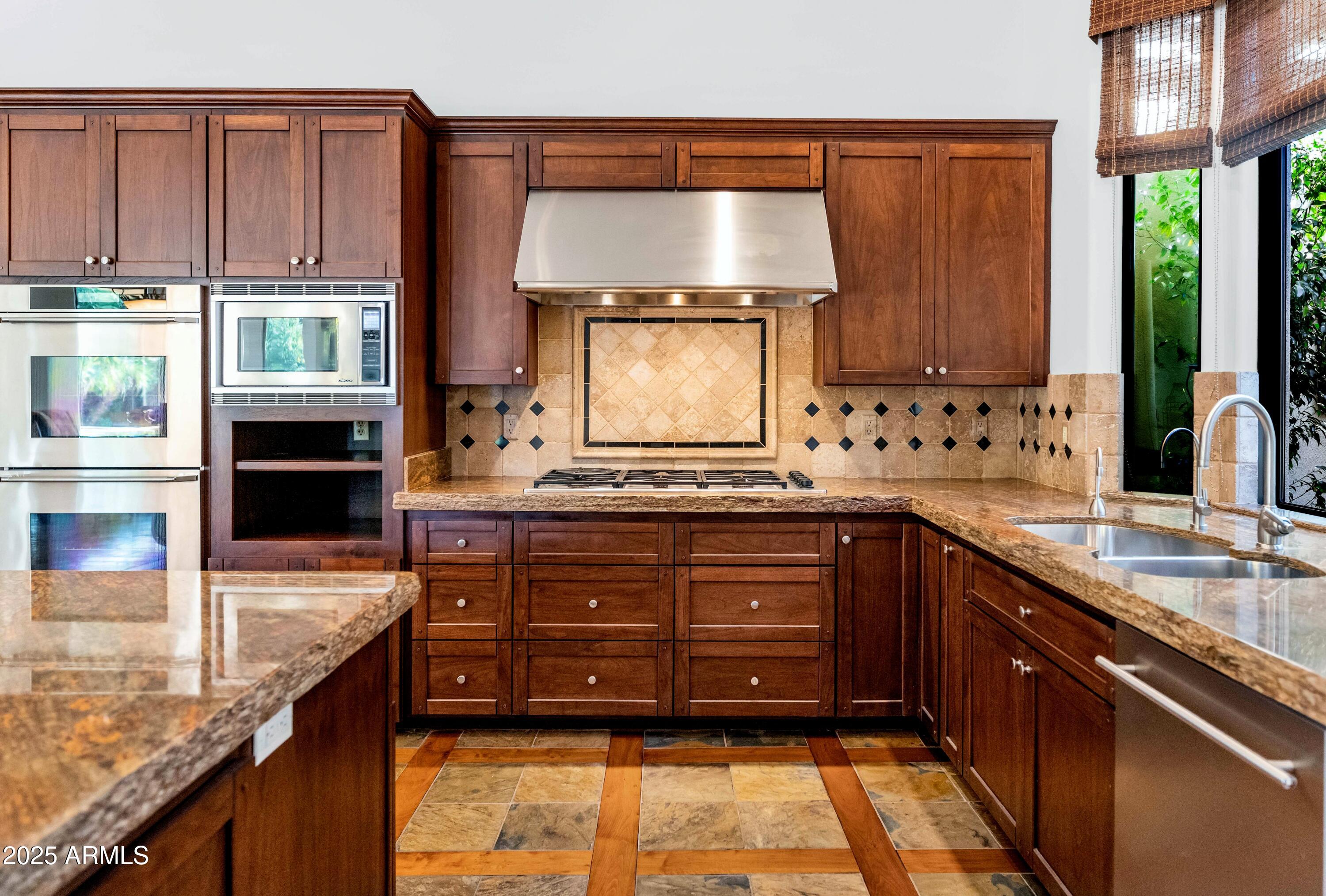 7233 East Royal Palm Road Scottsdale, AZ 85258 - Photo 23 of 54 Kitchen